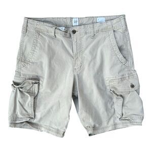 Gap Men’s Khaki Cargo Shorts Size 34 Baggy Fit Cotton (Actual Measurements 36)